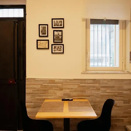 Old Center Apartment *