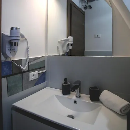 Old Center Apartment *