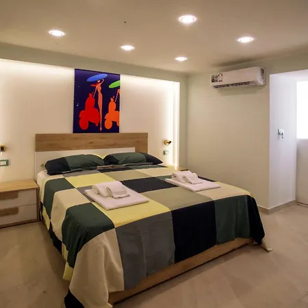 Old Center Apartment *